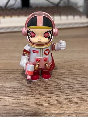 POP MART Space Molly Pink Astronaut Figure – Designer Collectible